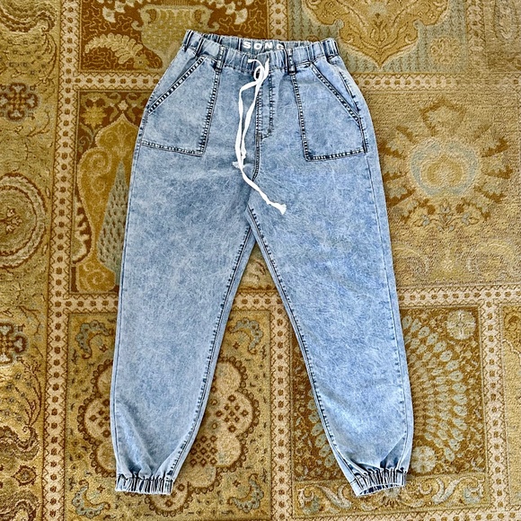 S.O.N.G. Pull-On Acid Wash Denim Jeans - Jogger Style - Picture 1 of 6
